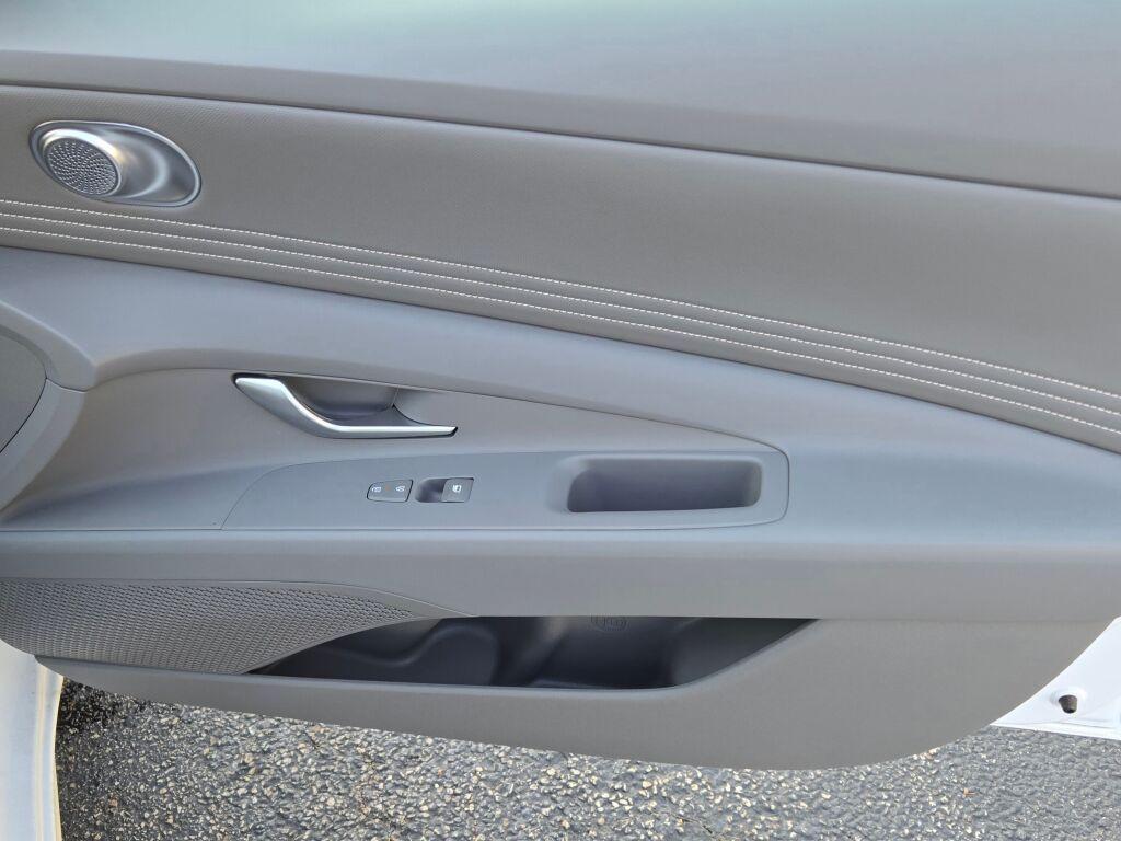 new 2025 Hyundai ELANTRA HEV car, priced at $27,092