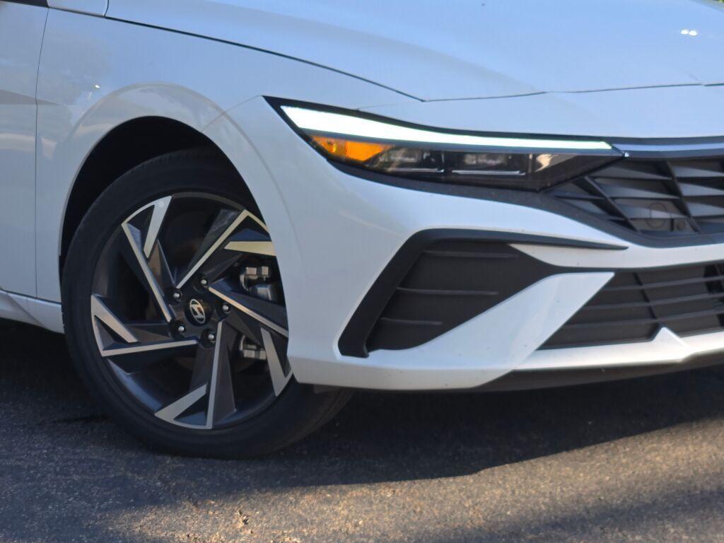 new 2025 Hyundai ELANTRA HEV car, priced at $27,092
