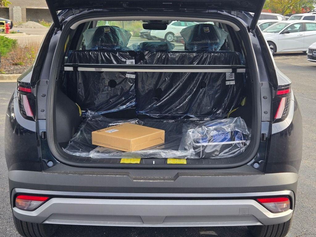 new 2025 Hyundai TUCSON Hybrid car, priced at $34,083