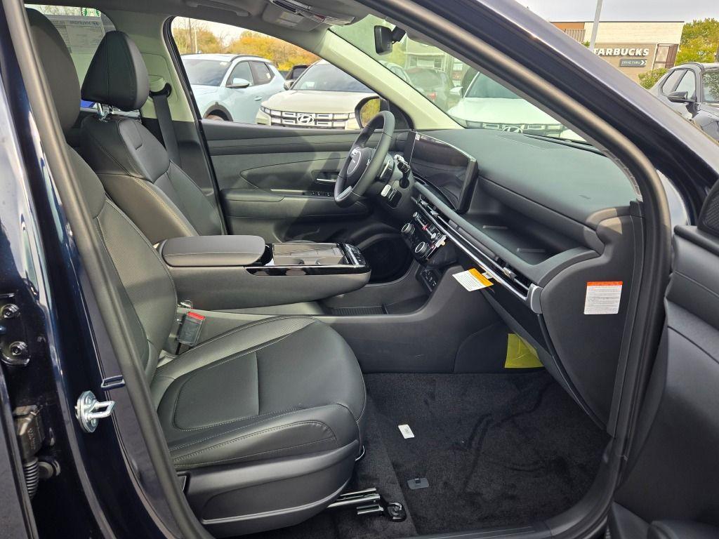 new 2025 Hyundai TUCSON Hybrid car, priced at $34,083