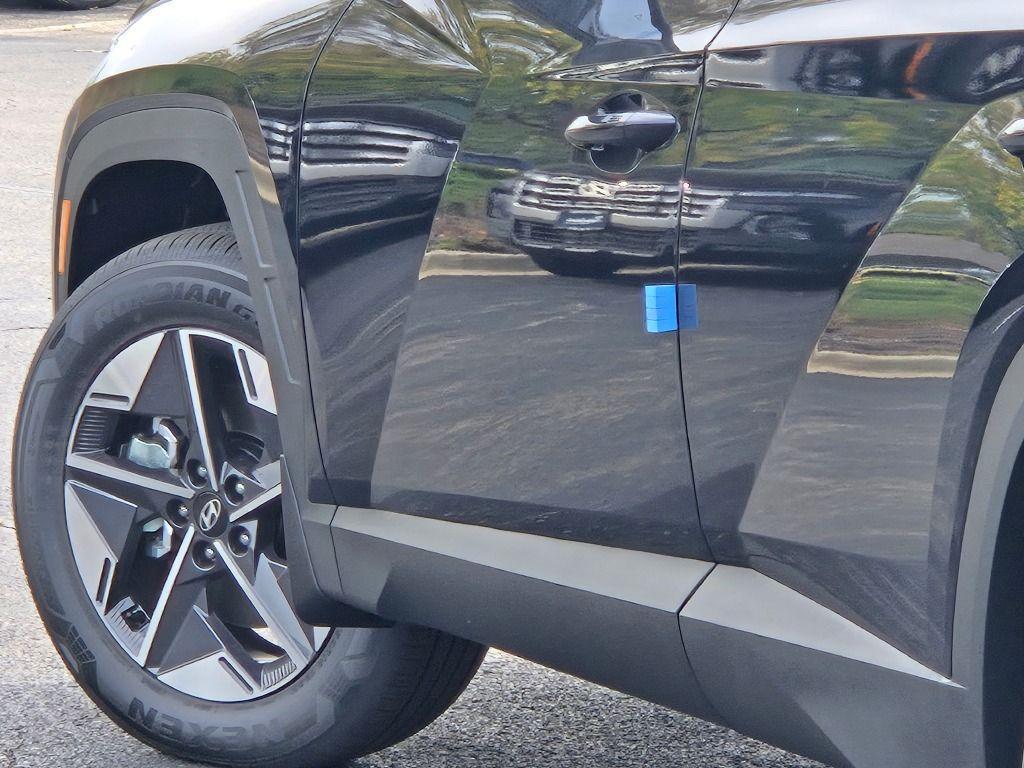 new 2025 Hyundai TUCSON Hybrid car, priced at $34,083