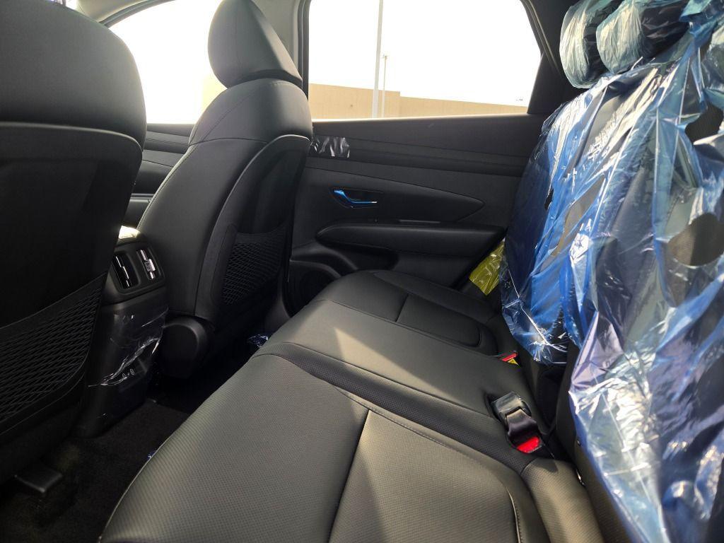 new 2025 Hyundai TUCSON Hybrid car, priced at $34,083