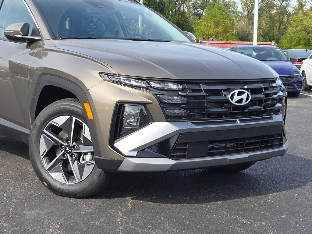 new 2025 Hyundai TUCSON Hybrid car, priced at $34,332