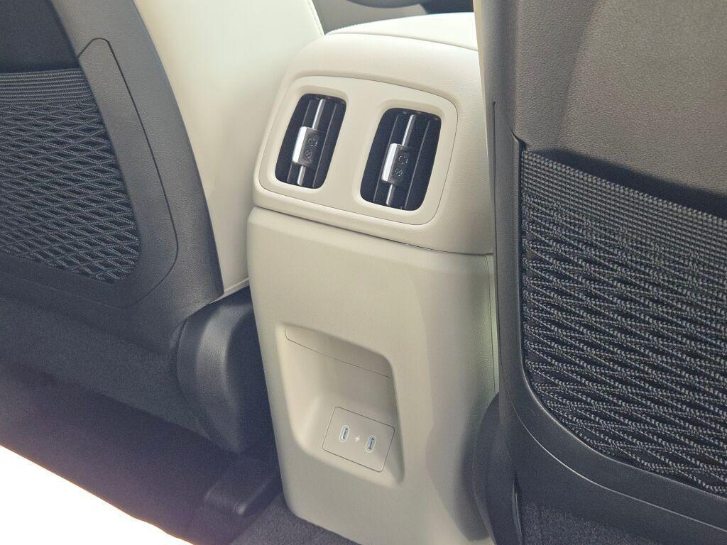 new 2025 Hyundai TUCSON Hybrid car, priced at $34,083