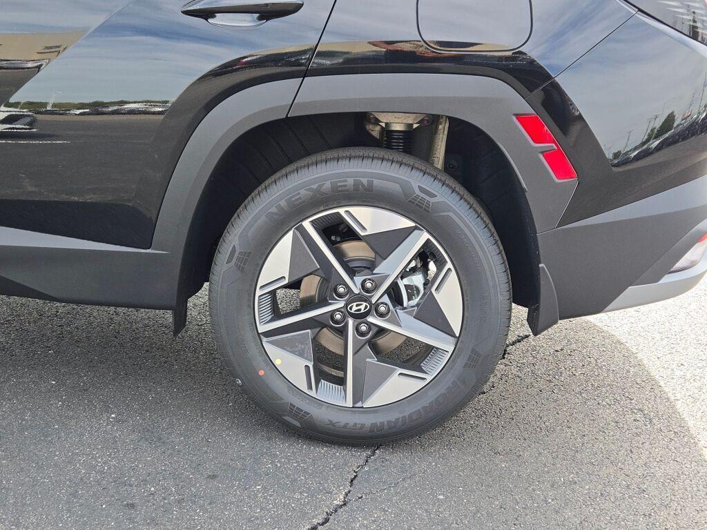 new 2025 Hyundai TUCSON Hybrid car, priced at $34,083