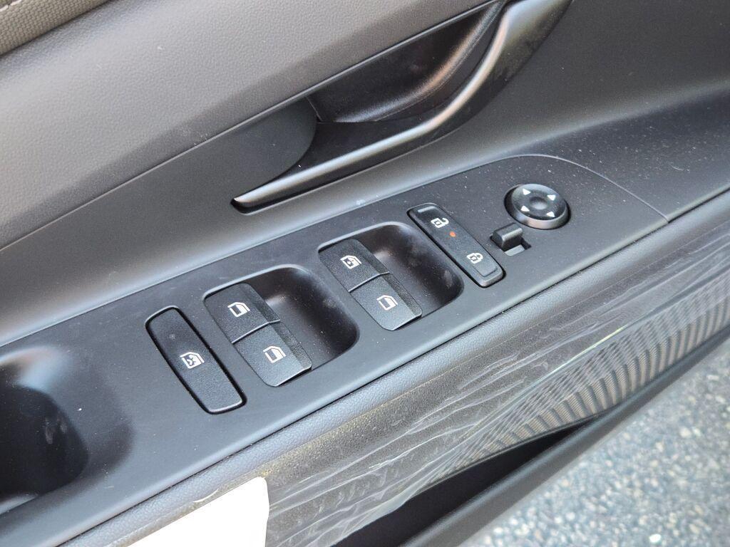 new 2025 Hyundai ELANTRA HEV car, priced at $26,682