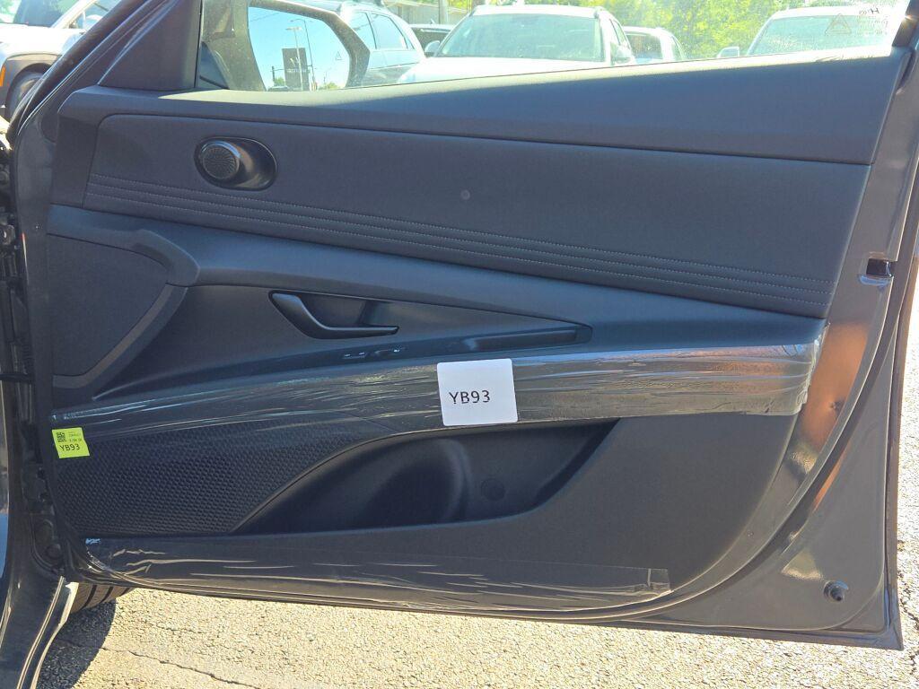 new 2025 Hyundai ELANTRA HEV car, priced at $26,682