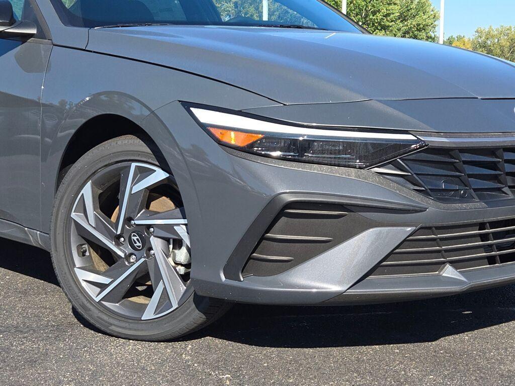 new 2025 Hyundai ELANTRA HEV car, priced at $26,682