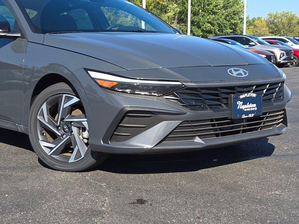 new 2025 Hyundai ELANTRA HEV car, priced at $26,682