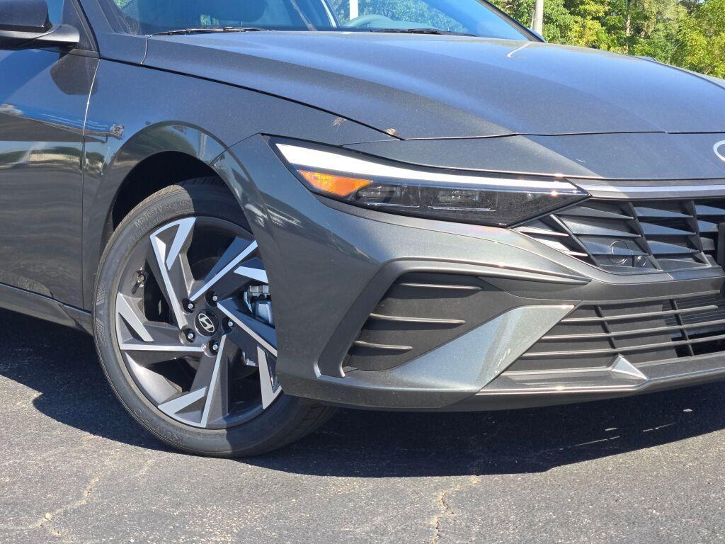 new 2025 Hyundai Elantra car, priced at $24,162