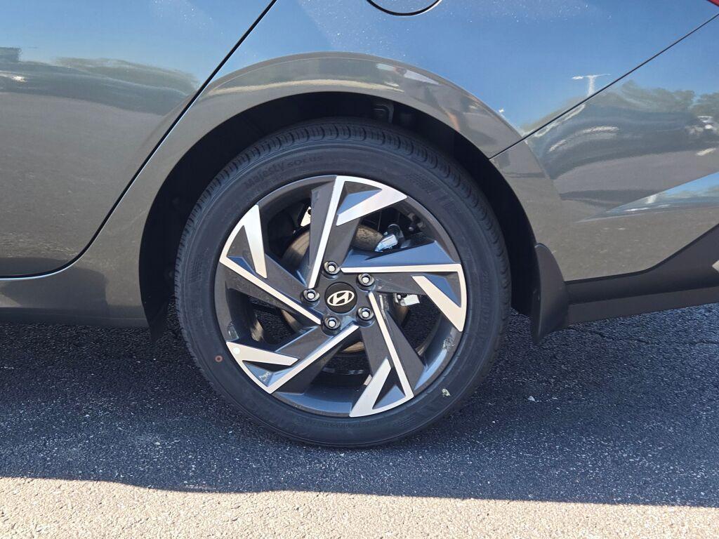 new 2025 Hyundai Elantra car, priced at $24,162