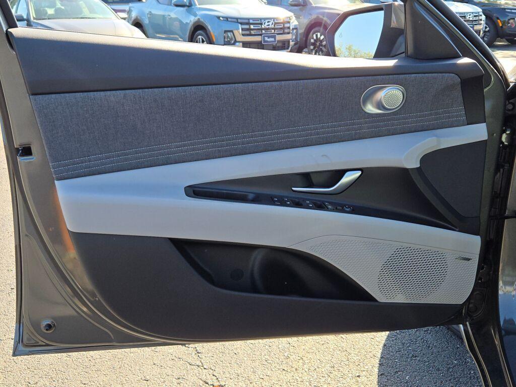 new 2025 Hyundai Elantra car, priced at $28,160