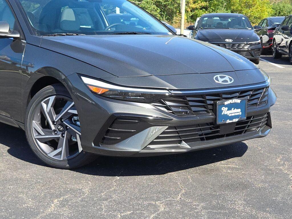 new 2025 Hyundai Elantra car, priced at $28,160