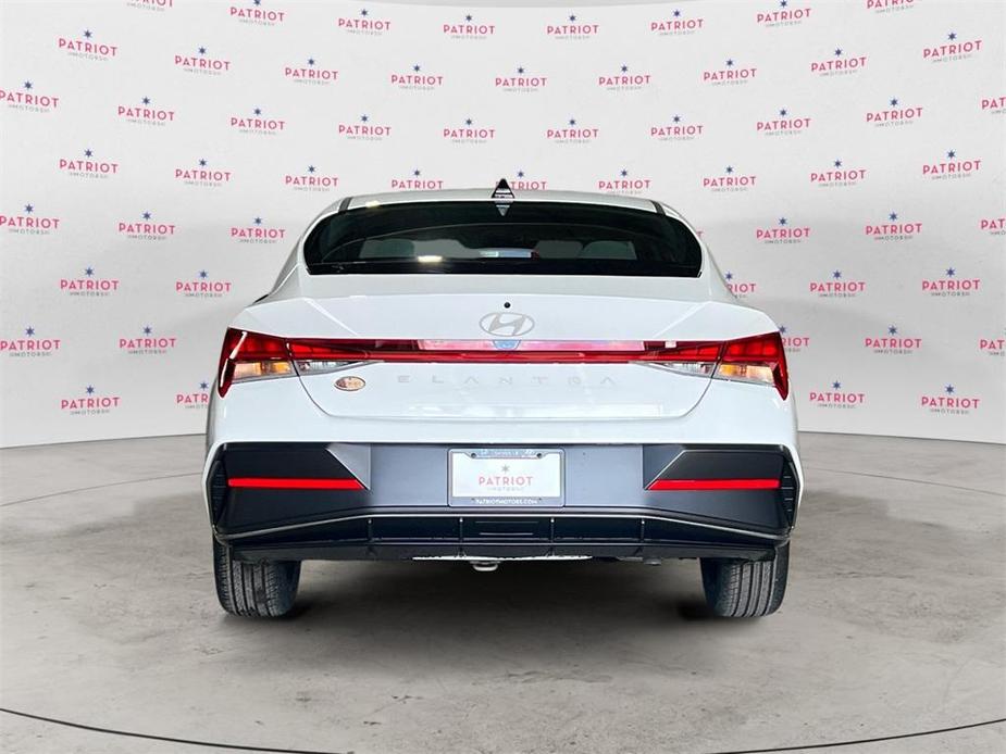 new 2024 Hyundai Elantra car, priced at $25,226
