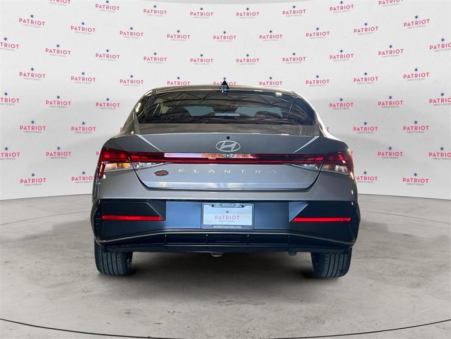 new 2024 Hyundai Elantra car, priced at $24,578