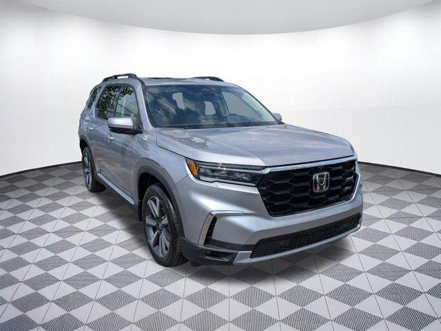 new 2025 Honda Pilot car, priced at $52,731
