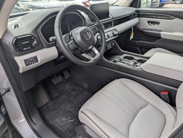 new 2025 Honda Pilot car, priced at $52,731