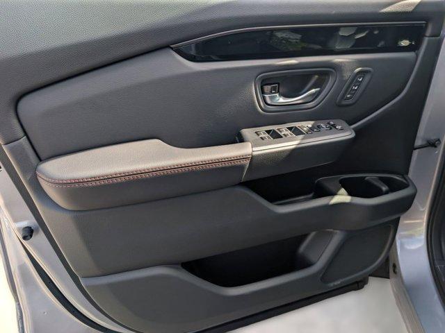 new 2025 Honda Pilot car, priced at $48,391