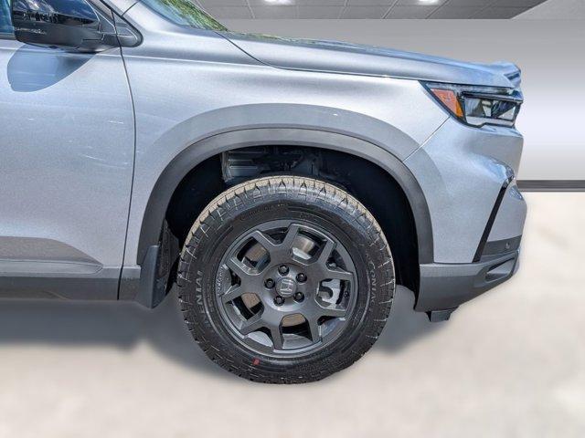 new 2025 Honda Pilot car, priced at $48,391