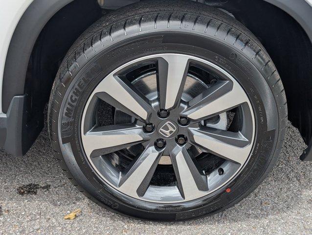 new 2025 Honda Pilot car, priced at $47,601
