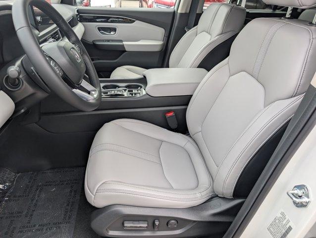 new 2025 Honda Pilot car, priced at $47,601