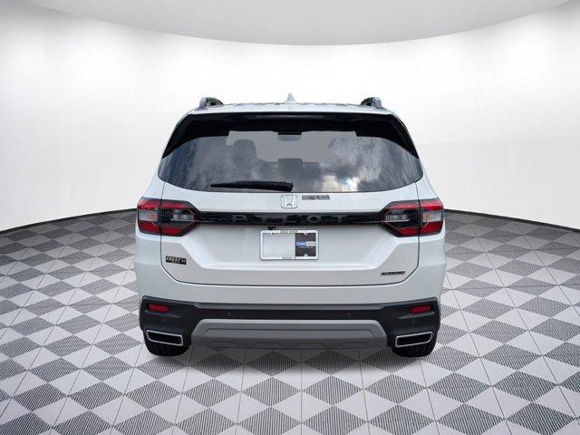 new 2025 Honda Pilot car, priced at $47,601