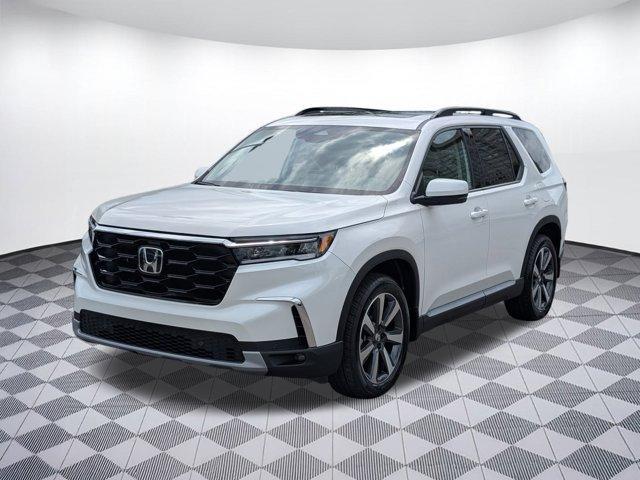 new 2025 Honda Pilot car, priced at $47,601