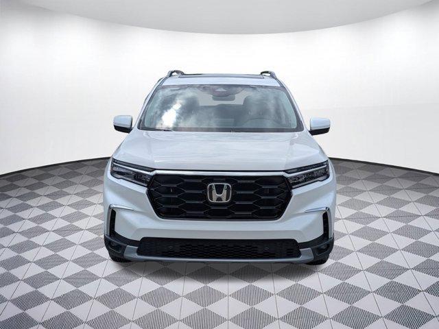 new 2025 Honda Pilot car, priced at $47,601