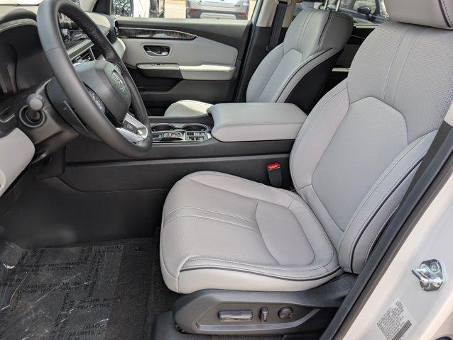 new 2025 Honda Pilot car, priced at $53,181