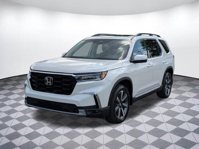 new 2025 Honda Pilot car, priced at $53,181