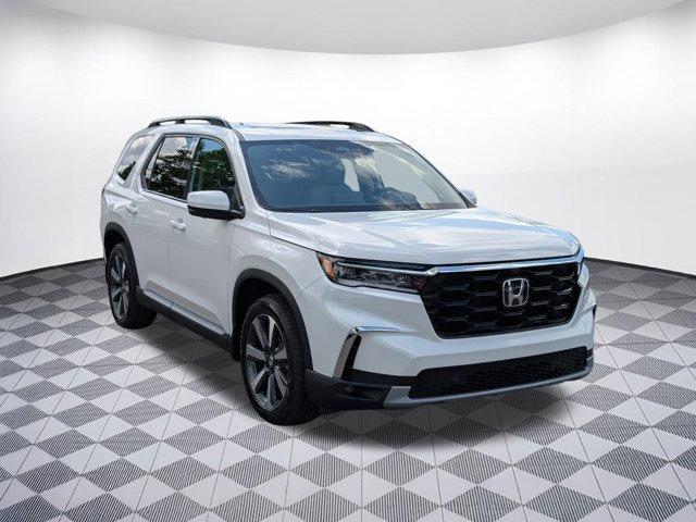 new 2025 Honda Pilot car, priced at $53,181