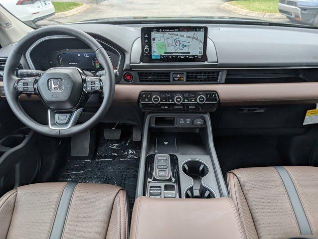 new 2025 Honda Pilot car, priced at $52,731