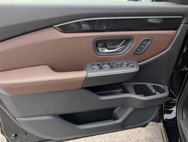 new 2025 Honda Pilot car, priced at $52,731