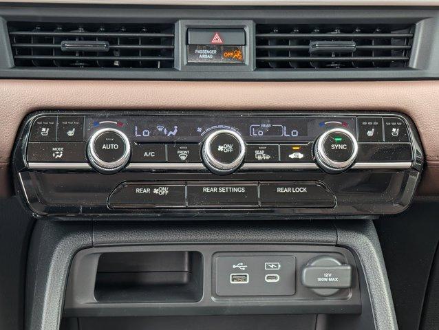 new 2025 Honda Pilot car, priced at $52,731