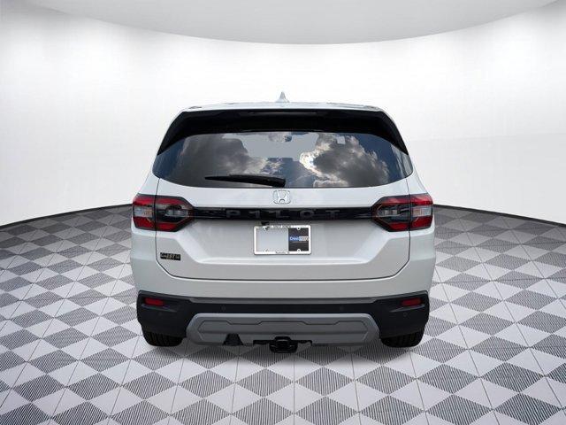 new 2025 Honda Pilot car, priced at $45,081