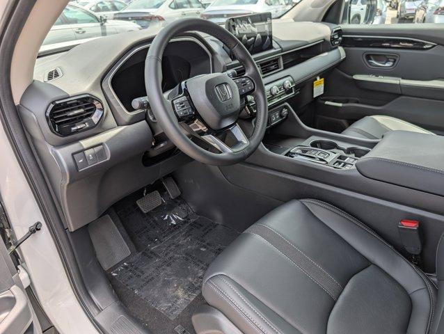 new 2025 Honda Pilot car, priced at $45,081