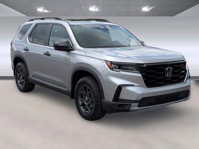 new 2025 Honda Pilot car, priced at $48,351
