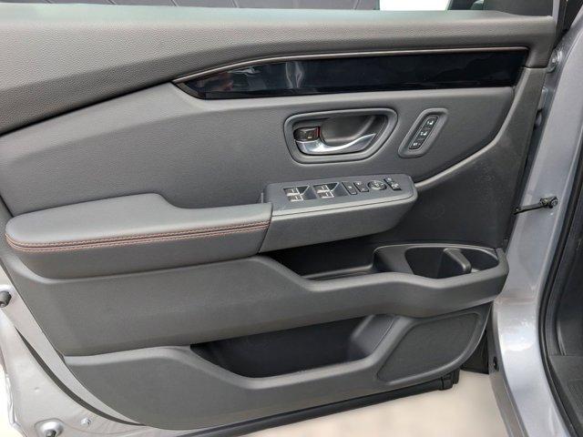 new 2025 Honda Pilot car, priced at $48,351