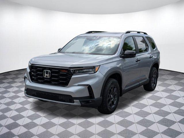 new 2025 Honda Pilot car, priced at $49,051