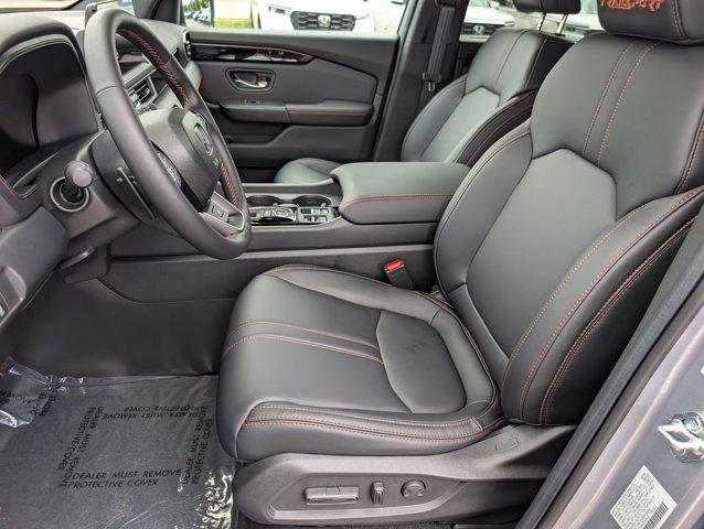 new 2025 Honda Pilot car, priced at $49,051