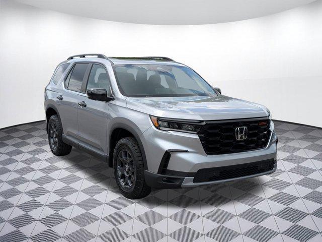 new 2025 Honda Pilot car, priced at $49,051