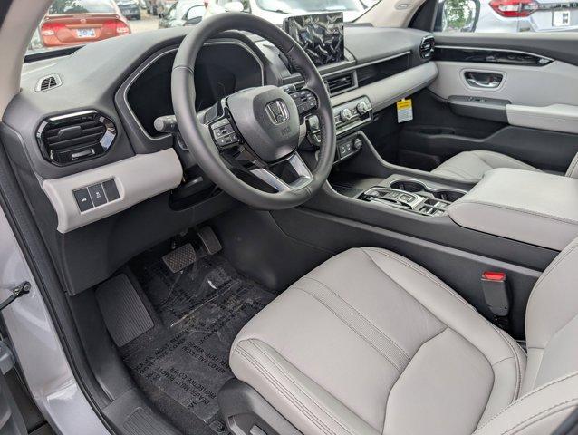 new 2025 Honda Pilot car, priced at $48,351