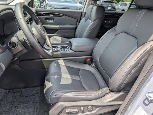 new 2025 Honda Pilot car, priced at $49,405