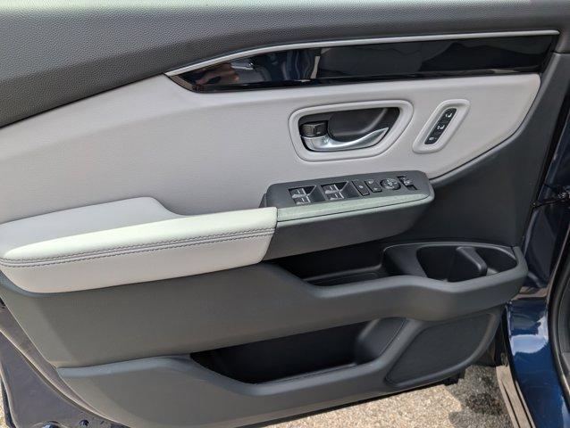new 2025 Honda Pilot car, priced at $51,151