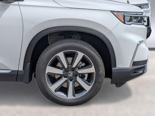 new 2025 Honda Pilot car, priced at $49,051