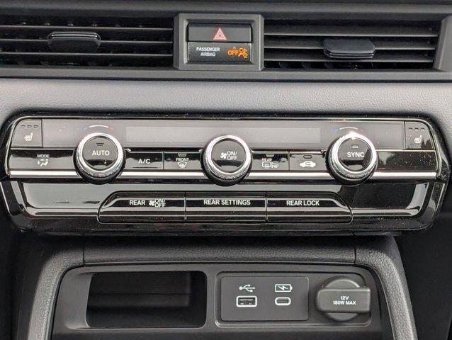 new 2025 Honda Pilot car, priced at $49,051