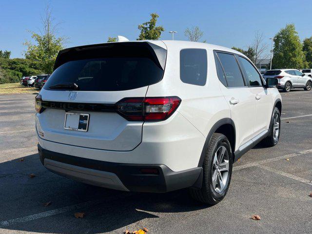 new 2025 Honda Pilot car, priced at $43,542