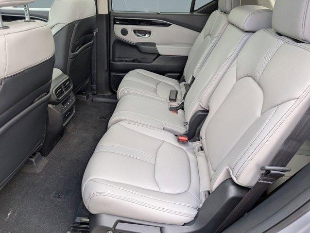 new 2025 Honda Pilot car, priced at $46,451