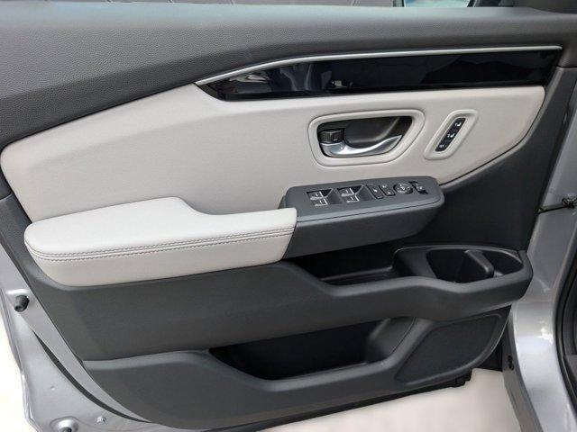 new 2025 Honda Pilot car, priced at $46,451