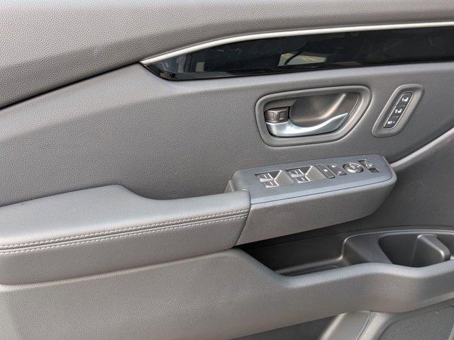 new 2025 Honda Pilot car, priced at $46,951